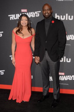 Aktör Ryan Sands konuk ile