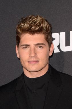 aktör Gregg Sulkin