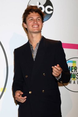 sinema oyuncusu Ansel Elgort