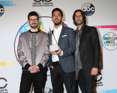 Brad Delson, Mike Shinoda Linkin Park, Bourdon soymak