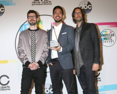 Brad Delson, Mike Shinoda Linkin Park, Bourdon soymak