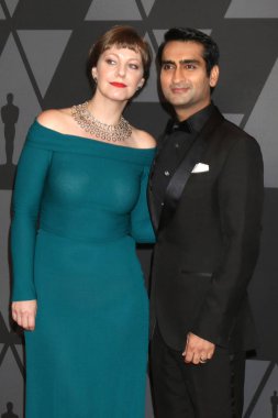 Yazar Emily V Gordon ve stand-up komedyen Kumail Nanjiani galibi 9 yıllık valiler Ödülleri Dolby Ballroom Los Angeles, Ca