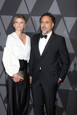 Yönetmen Alejandro Gonzalez Inarritu ve Maria Eladia Hagerman galibi 9 yıllık valiler Ödülleri Dolby Ballroom Los Angeles, Ca