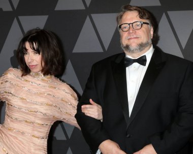 Aktris Sally Hawkins ve yönetmen Guillermo del Toro'nun galibi 9 yıllık valiler Ödülleri Dolby Ballroom Los Angeles, Ca