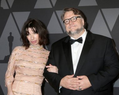 Aktris Sally Hawkins ve yönetmen Guillermo del Toro'nun galibi 9 yıllık valiler Ödülleri Dolby Ballroom Los Angeles, Ca