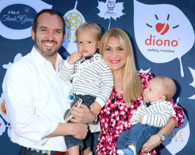 Aktris Virginia Williams ve Bradford Bricken Garland Hotel, North Hollywood, Ca Diono sunar A gün, teşekkür ve vermek, çocuklu