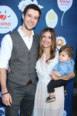 Aktör Drew Roy ve Renee Roy Garland Hotel, North Hollywood, Ca Diono sunar A gün, teşekkür ve vermek, oğluyla