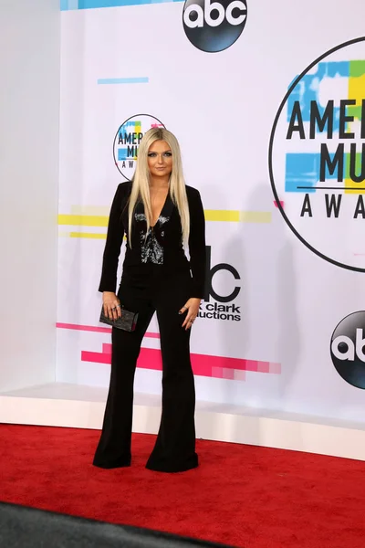 Chanteuse Taylor Grey Aux American Music Awards 2017 Microsoft Theater — Photo