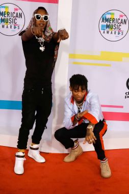 Swae Lee ve Los Angeles, Ca Microsoft Tiyatrosu'nda 2017 Amerikan Müzik Ödülleri'nde Rae Sremmurd ince Jxmmi