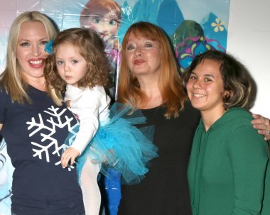  Adrienne Frantz, Amelie Bailey, Andrea Evans, Kylie Lyn Rodriguez