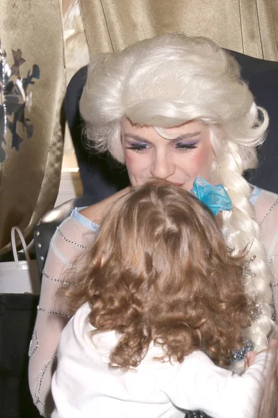 Elsa taklitçi, Amelie Bailey 