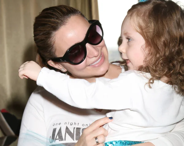 Mahsun işçi gri, Amelie Bailey 