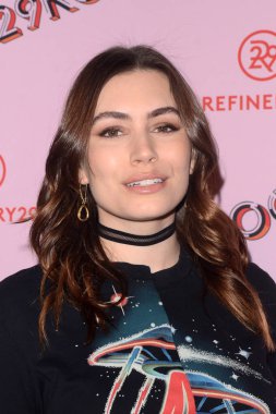oyuncu Sophie Simmons