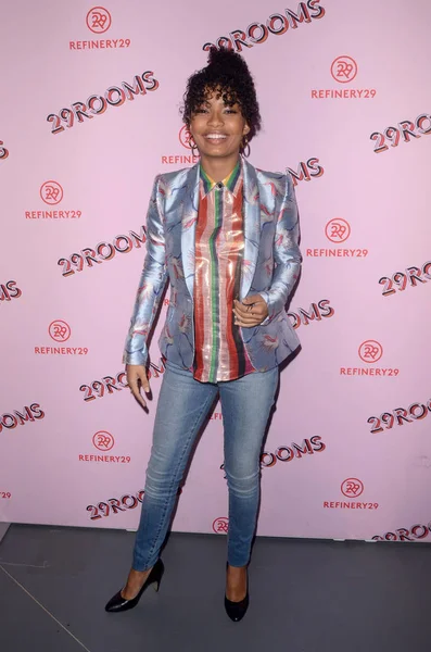 ActressYara Shahidi — Stock Photo, Image