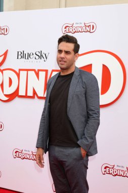 aktör Bobby Cannavale
