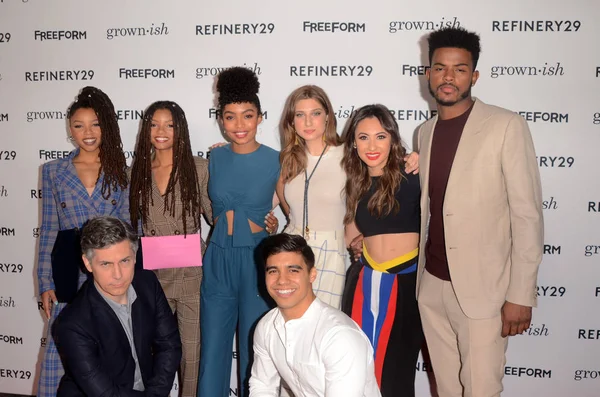 Elenco no "Grown-ish" Premiere Screening — Fotografia de Stock