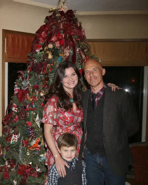 Heather Tom, James Achor, Zane Achor Christmas Party — Zdjęcie stockowe