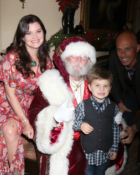 Heather Tom, James Achor, Zane Achor kerstfeest — Stockfoto