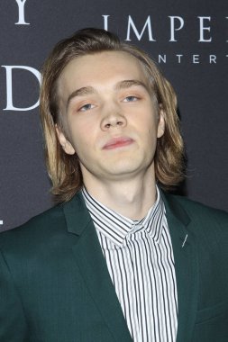 Aktör Charlie Plummer