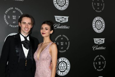  Reeve Carney, Victoria adalet