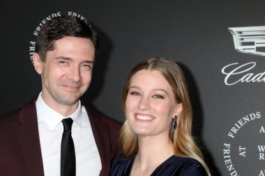  Topher Grace, Ashley Hinshaw