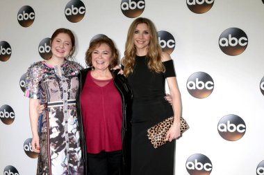 Emma Kenney, Roseanne Barr, Sarah Chalke