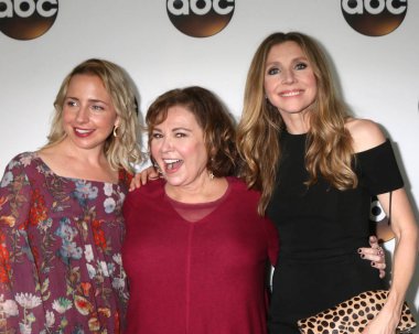 Lecy Goranson, Roseanne Barr, Sarah Chalke 
