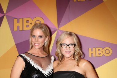  Cheryl Hines, Rachael Harris 