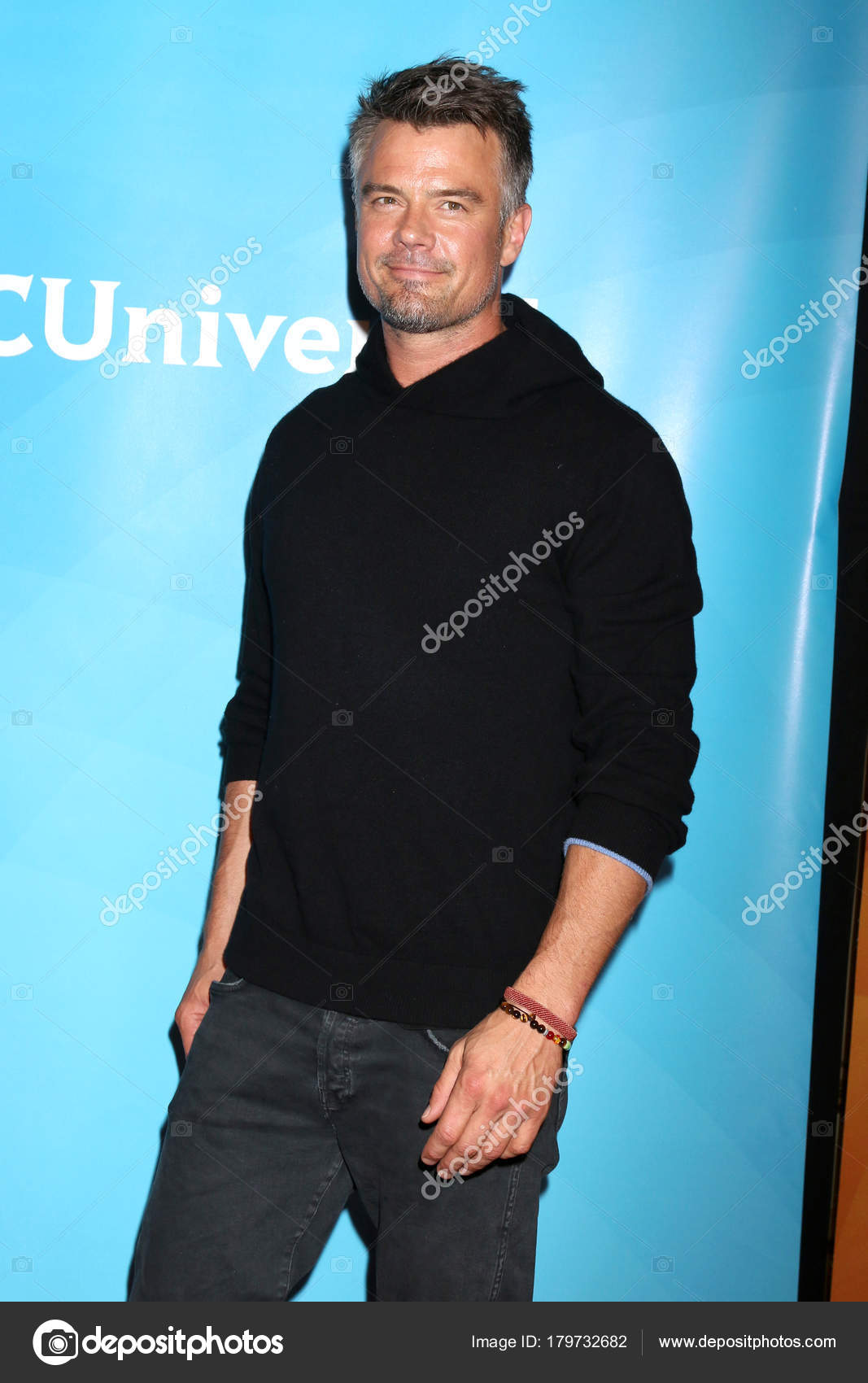 男演员乔什· 杜哈明—— 库存社论照片© Jean_Nelson #179732682, image size:1067x1700