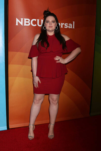 актриса Лорен Эш
 