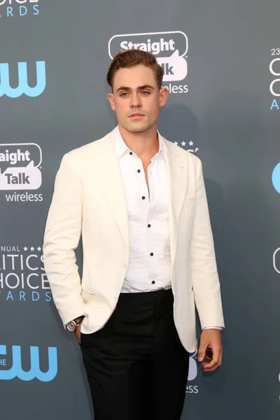 Actor Dacre Montgomery —  Fotos de Stock