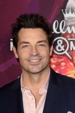 aktör Brennan Elliot 