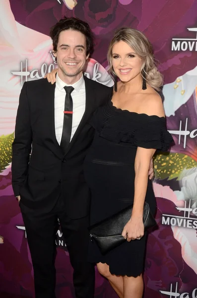 Kevin Manno, Ali Fedotowsky — Stockfoto