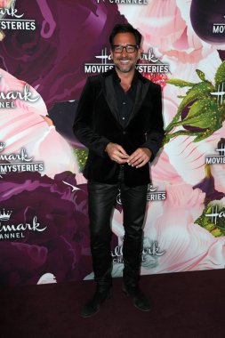 aktör Lawrence Zeryan