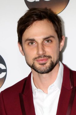 aktör Andrew J West 