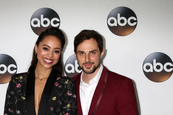 Amber Stevens Ouest, Andrew J West — Photo