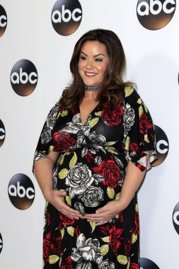 aktris Katy Mixon