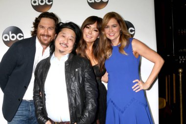 Oliver Hudson, Bobby Lee, Lindsay fiyat, Jenna Fischer 