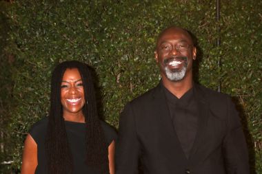 Karısı, Isaiah Washington