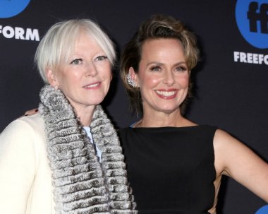  Joanna Coles, Melora Hardin 