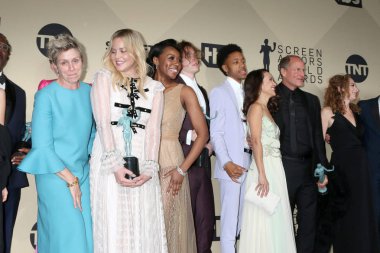 Frances Mcdormand, Abbie Cornish, Ebbing Missouri oyuncular dışında üç reklam panoları 