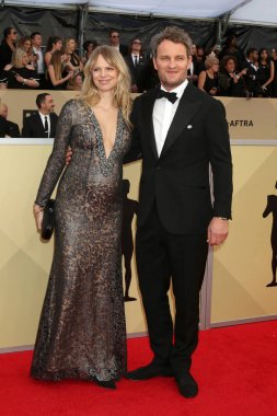 Cecile Breşi, Jason Clarke 