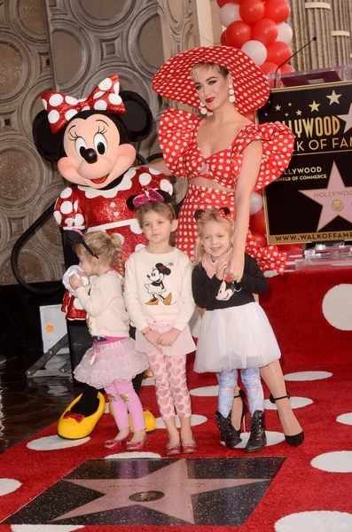 Minnie Mouse, Katy Perry, sobrinhas — Fotografia de Stock