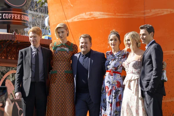 Domhnall Gleeson, Elizabeth Debicki, James Corden, Rose Byrne, Margot Robbie, será Gluck —  Fotos de Stock