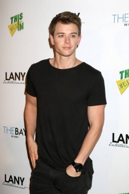 Aktör Chad Duell'in 