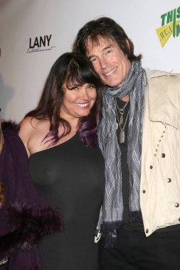 Devin Devasquez, Ronn Moss