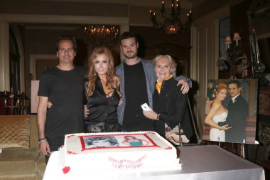 Ari Soffer, Tracey Bregman, Austin Recht, Suzanne Ll