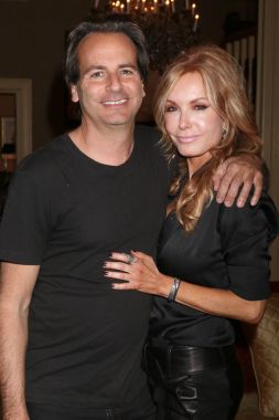  Ari Soffer, Tracey Bregman 