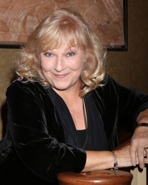 aktris Beth Maitland