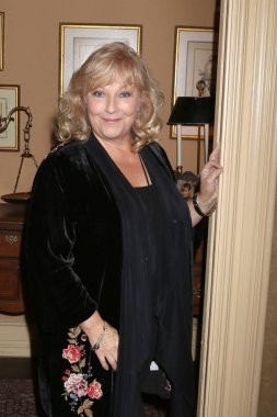 aktris Beth Maitland